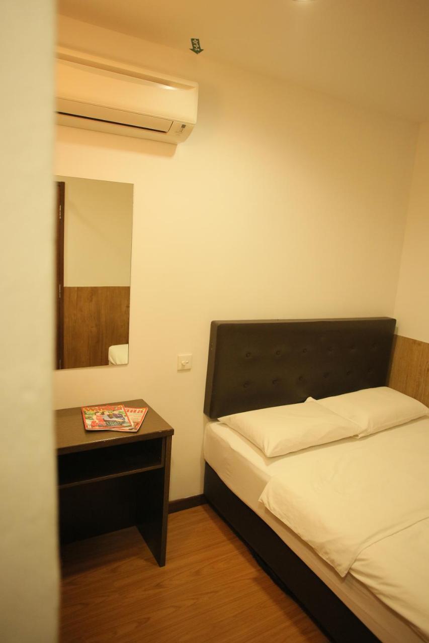 N K Hotel Muar Exterior foto